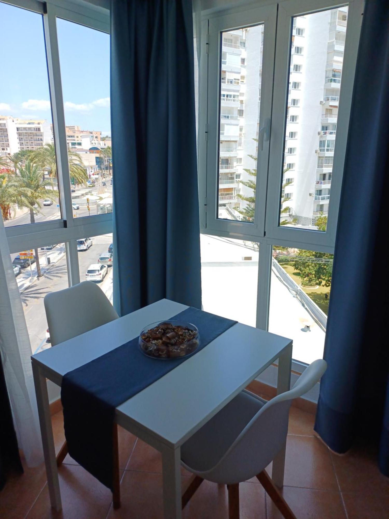 Luminoso Estudio Muy Cerca De La Playa Benalmádena Exterior foto