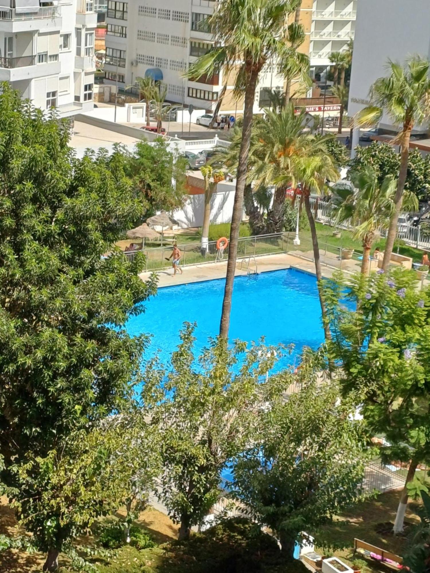 Luminoso Estudio Muy Cerca De La Playa Benalmádena Exterior foto