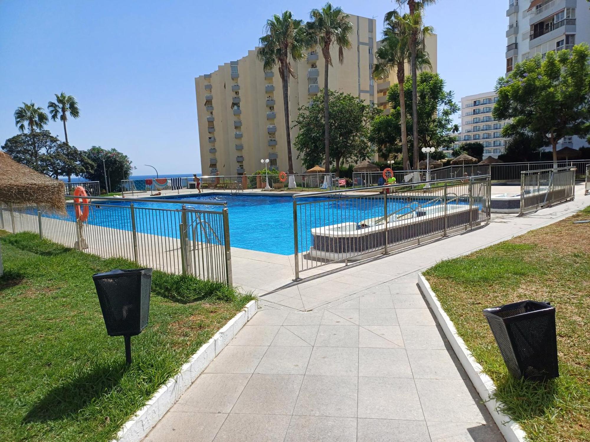 Luminoso Estudio Muy Cerca De La Playa Benalmádena Exterior foto